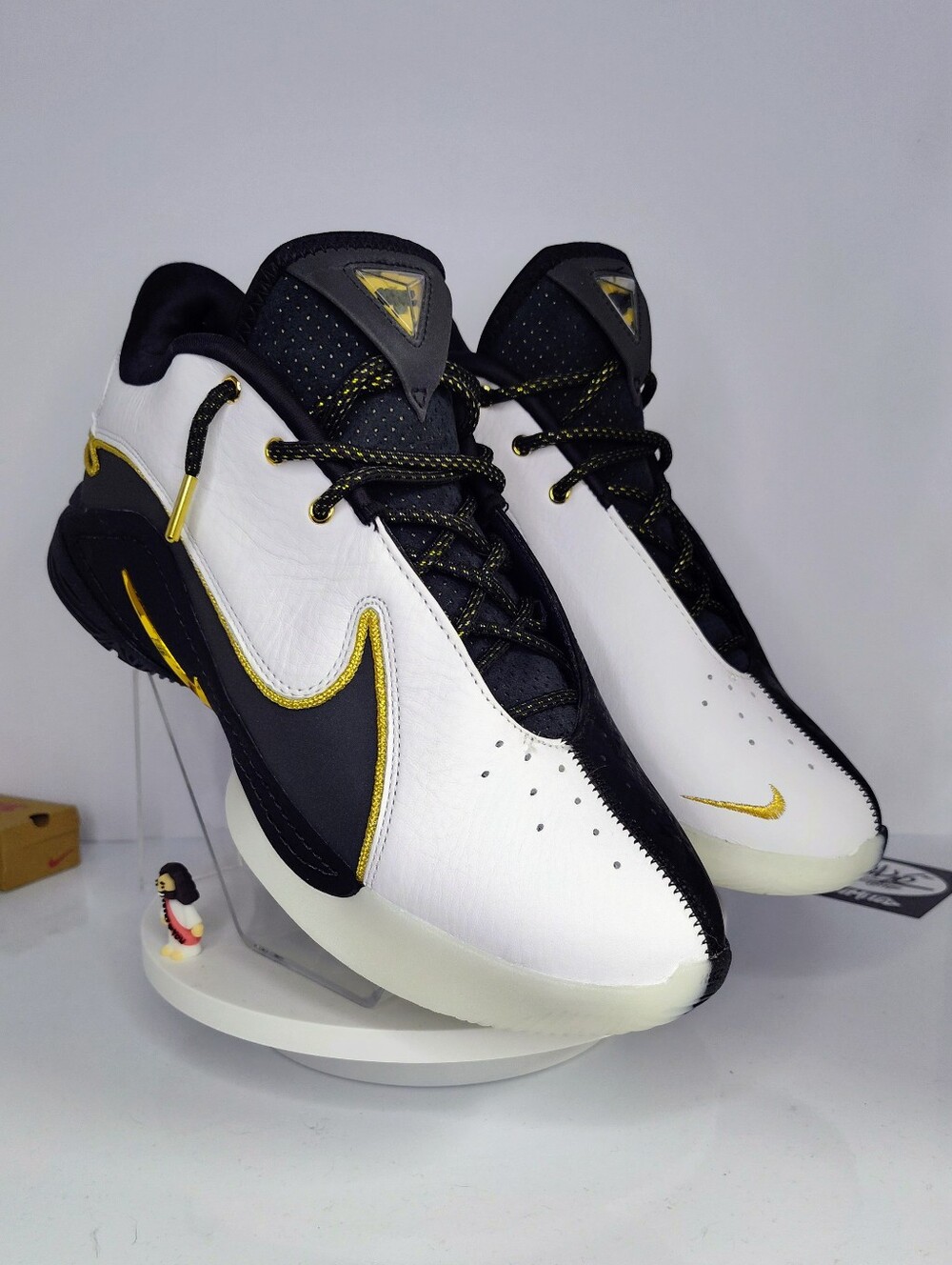 Nike LeBron 22 Mogul Basketball Sneakers